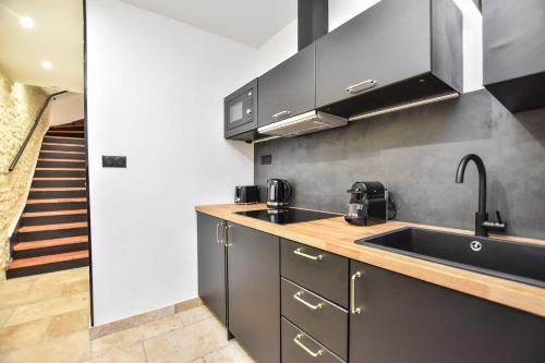 Zdjęcie z galerii obiektu Amazing duplex flat - 3p - Rue du commerce w Paryżu