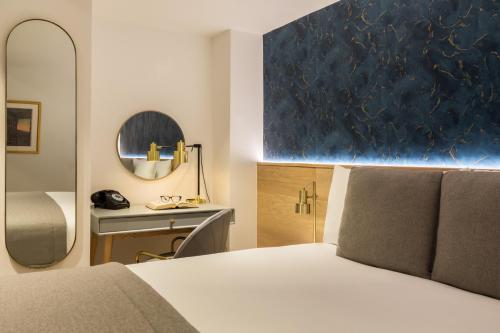 Hotel Indigo London - 1 Leicester Square, an IHG Hotel Image