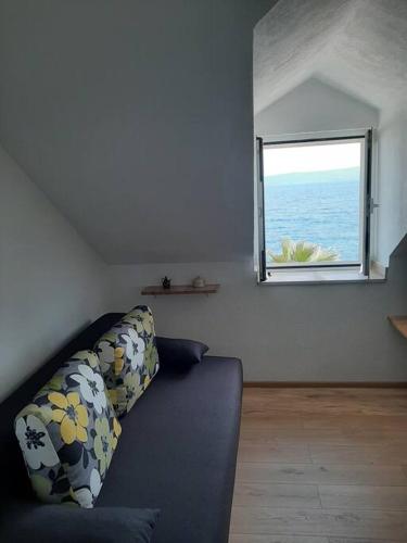 Χώρος καθιστικού στο Lucy seafront apartment