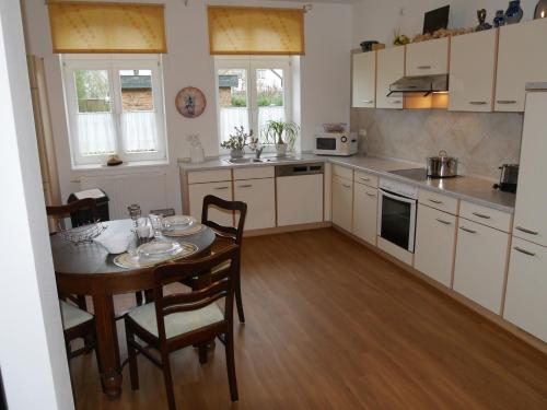 Majoituspaikan Lindenhof Wohnung 2, Erdgeschoß keittiö tai keittotila