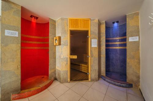 Bilik mandi di Hotel Aqua Thermal Spa