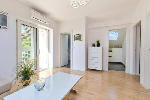 Fotografie z fotogalerie ubytování Brunohome - design apartment by the sea v destinaci Mali Lošinj