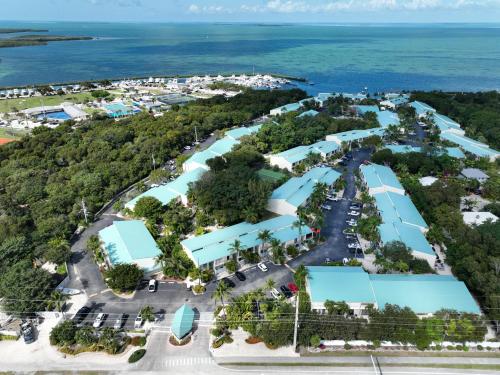 an aerial view of the resort and the ocean at EXECUTIVE BAY ISLAMORADA BY SOFLA VACATIONS in Islamorada