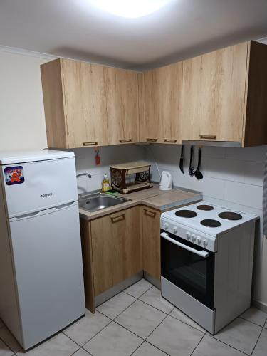 Two-storey maisonette next to the port