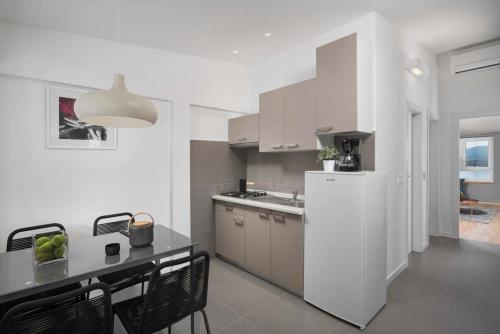 Apartment Zulijani House Helis B2
