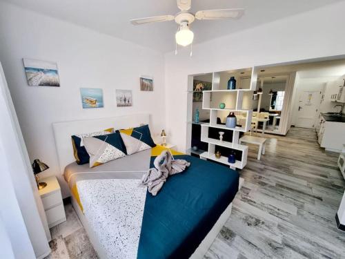 Postel nebo postele na pokoji v ubytování Apartamento SMERALDO 11 PLAYA ROCA