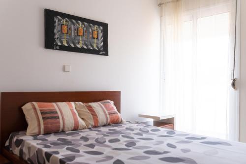 Postel nebo postele na pokoji v ubytování 2 bdr cozy beachside apartment, Copacabana - LCGR