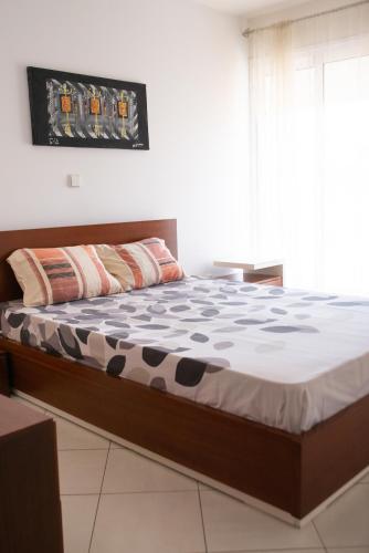 Postel nebo postele na pokoji v ubytování 2 bdr cozy beachside apartment, Copacabana - LCGR