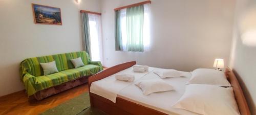 Apartments with parking space Stobrec, Split - 20510