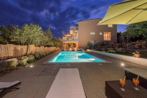 Family-friendly apartments with swimming pool Stara Vas, Pag - 21031