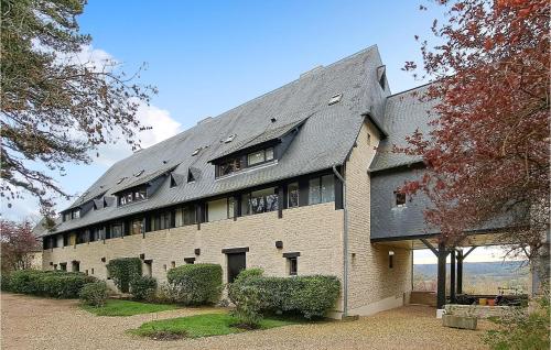 Cozy Apartment In Tourgéville With Wifi