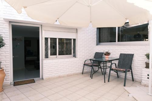 CHEZ KYRIAKI