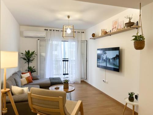 Comfy 2 BDR Apt in Petralona - Next to metro