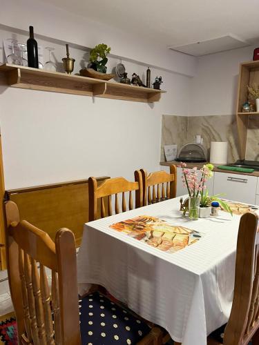 B&Bの敷地内または近くでの食事または食べ物