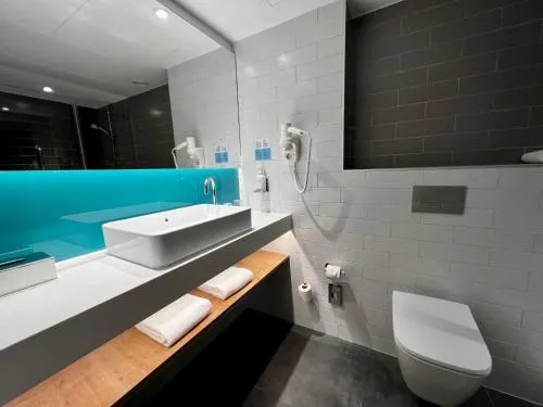 Holiday Inn Express - Madrid - Airport by IHG photo 16