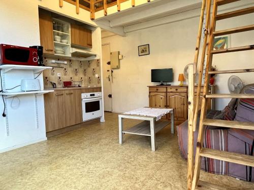 Appartement 2 Pièces avec Mezzanine, 6 Couchages, Proche Plage à Argelès-sur-Mer - FR-1-225-272