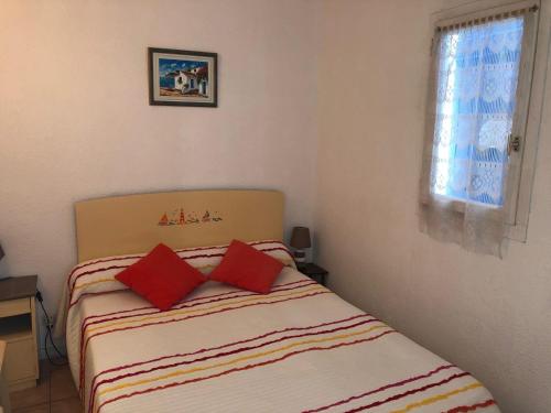 Photo de la galerie de l'établissement Appartement 3 Pièces+Cabine avec Piscine et Parking, 6 couchages, Port Barcarès - FR-1-81-277, au Barcarès