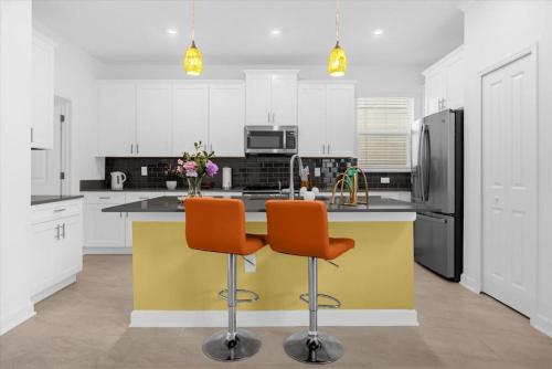 Stylish Resort Villa w/ Pool Near Disney Gated 5BR photo 20