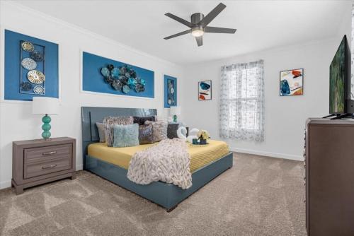 Stylish Resort Villa w/ Pool Near Disney Gated 5BR photo 14