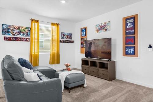 Stylish Resort Villa w/ Pool Near Disney Gated 5BR photo 23