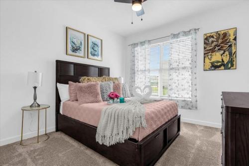 Stylish Resort Villa w/ Pool Near Disney Gated 5BR photo 28