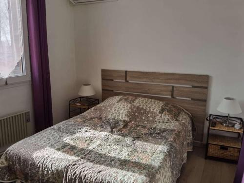 Photo de la galerie de l'établissement Duplex climatisé avec terrasse, 6 couchages, cuisine équipée, barbecue et parking à Marseillan - FR-1-326-470, à Marseillan