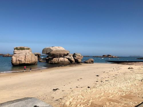 Appartement 3* face mer avec wifi, plage à 50m - Trégastel - FR-1-368-123