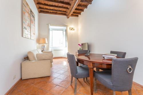 Barberini 3 BDR Apartment
