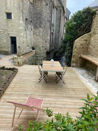 Afbeelding uit fotogalerij van Appartement centre-ville de Valognes in Valognes