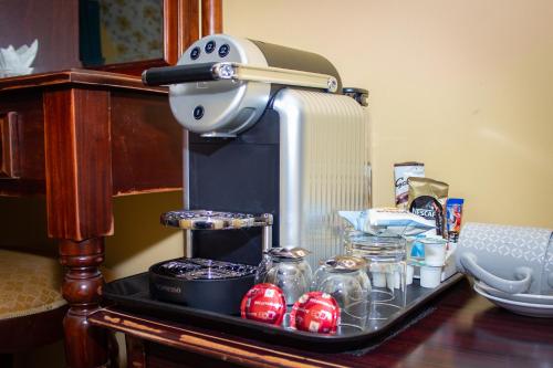 Una cocina o cocineta en Beaumont Guest House Windermere - Adult Only - Free Car Park & Off Site access to the local Health Centre
