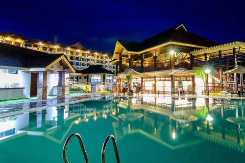 Bazén v ubytování S&K One Oasis 2BR Condo Unit 2506 nebo v jeho okolí