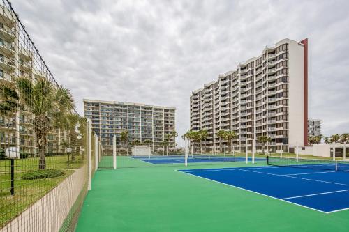 Εγκαταστάσεις για τένις ή/και σκουός στο Saida Towers IV #4802 ή εκεί κοντά