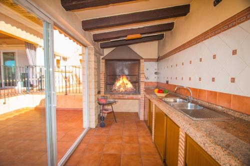Villa Encanto - PlusHolidays tesisinde mutfak veya mini mutfak