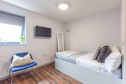 Postel nebo postele na pokoji v ubytování Studios and Ensuite Bedrooms with Shared Kitchen at Newton Court in Newcastle