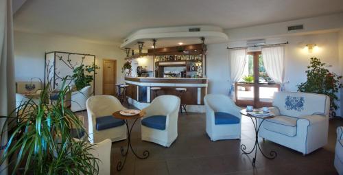 Coin salon dans l'établissement Hotel Valkarana Country Relais