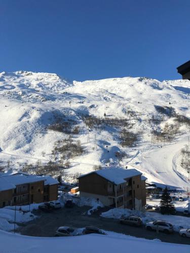 Appartement pour 6 personnes au pied des pistes au calme aux Menuires les Asters
