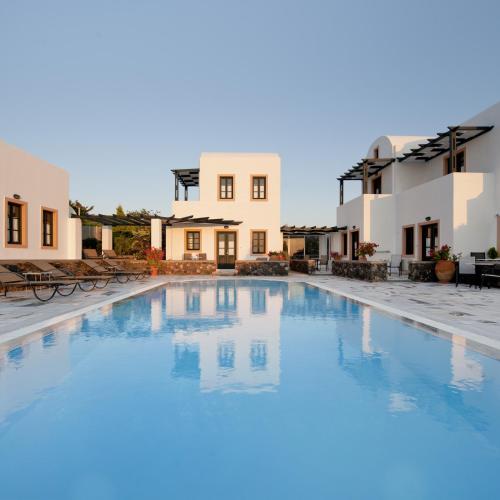 Piscina a Anthonas Apartments o a prop