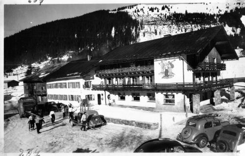 ホテルから撮影された、または一般的な山の景色