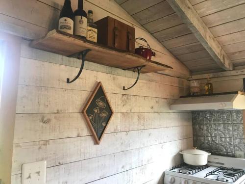 Bany a Historic 1850's Cosmic Cabin