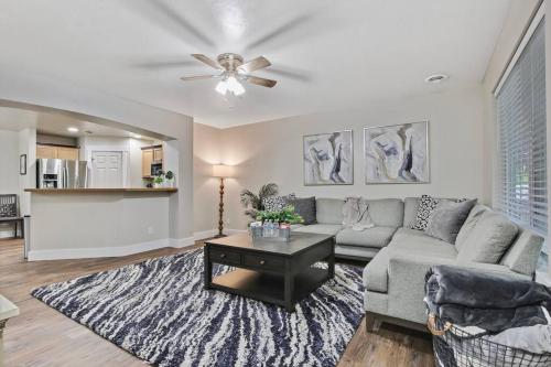 Newly Remodeled Private Home – Photos 3