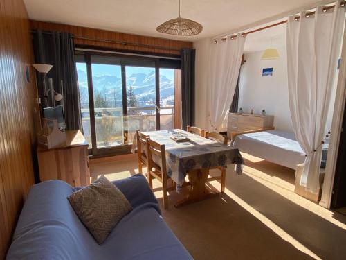 Studio cosy 4 pers. avec balcon sud, départ ski aux pieds, navette gratuite, à 600m des commerces - FR-1-417-8