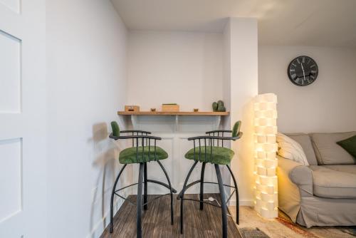 Cozy Fully-Equipped 2 Bedroom Suite – Photos 2
