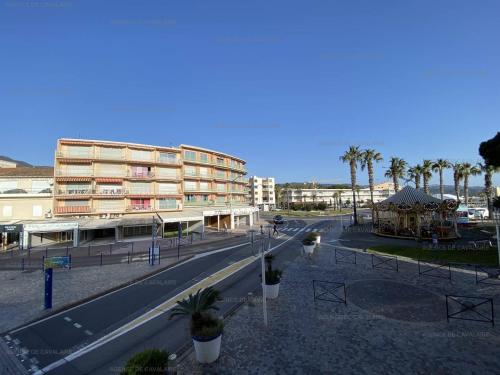 Appartement T2 avec Terrasse et Garage à Cavalaire-sur-Mer - Proche Port - FR-1-100-262