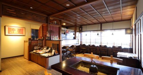 角上楼にあるレストランまたは飲食店