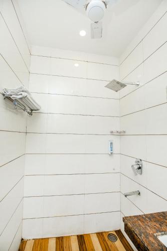 Hotel Karan Residency - 5 Min Walk From Golden Templeにあるバスルーム