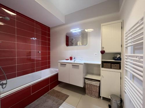 Fotografia z galérie ubytovania Appartement fonctionnel avec balcon, parking gratuit, proche du centre bourg - FR-1-548-36 v destinácii Villard-de-Lans