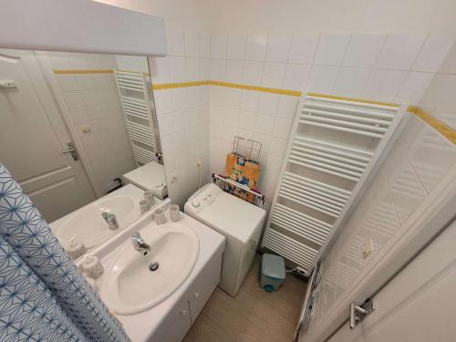 Kúpeľňa v ubytovaní Studio avec Balcon, Parking Privatif et Wi-Fi à Wimereux - FR-1-675-20
