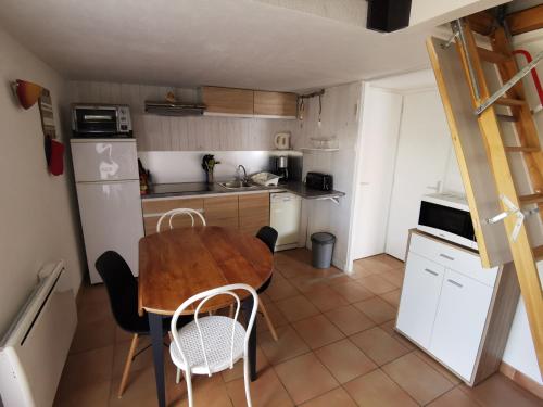 Maison 4 pers avec piscine, proche plage, TV, lave-vaisselle et parking - FR-1-194-257