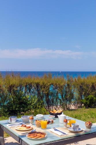 Eten bij of ergens in de buurt van het hotel

