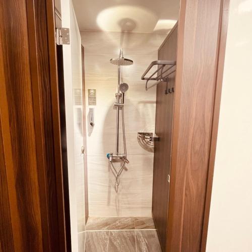 Un baño de 嵐文人旅店